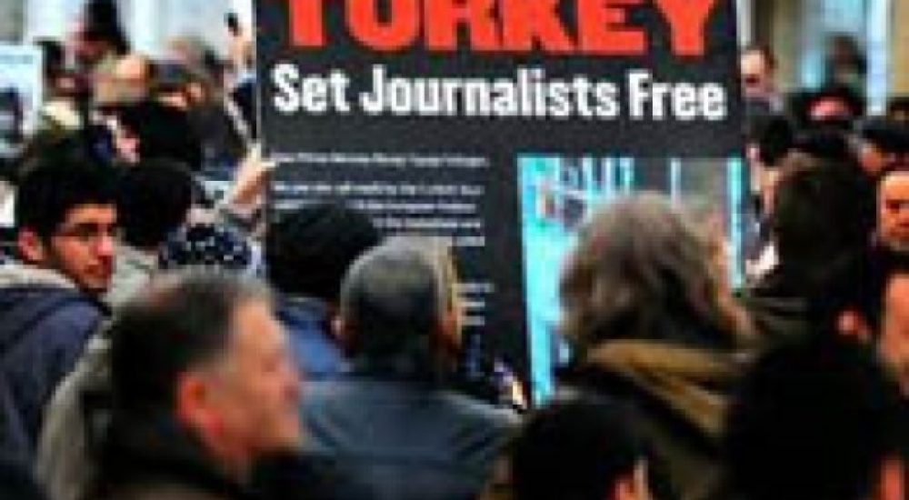 turska-novinari-protest_670x0