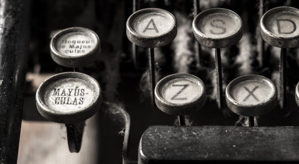 typewriter-5065594_1920